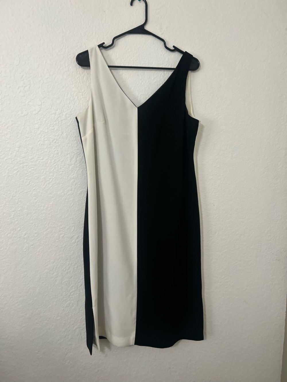 Evan Picone Black and White Colorblock Midi Dress - Picture 2 of 8